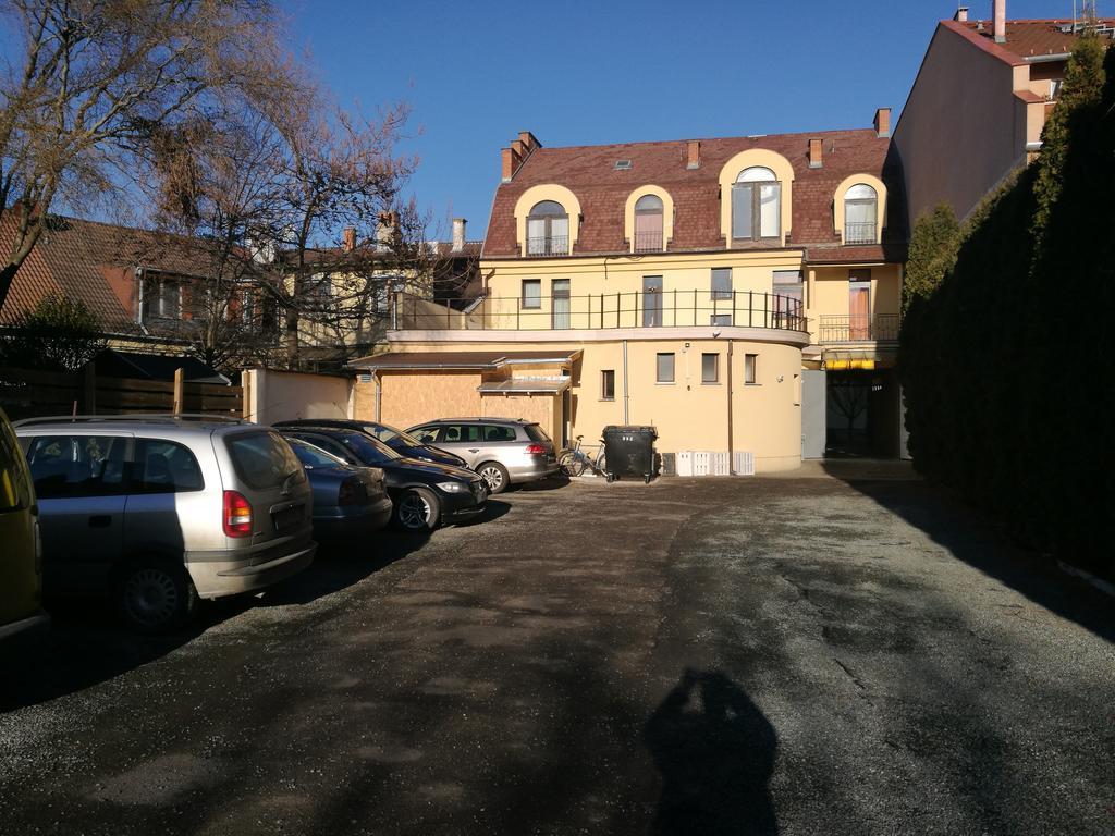 Matyas Szallas Hotel Szombathely Exterior photo